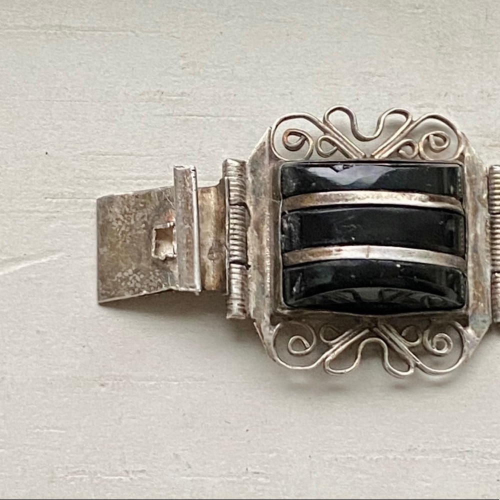 Sterling onyx vintage bracelet - Picture 5 of 11